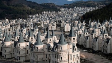 Burj al Babas: Η πόλη φάντασμα της Τουρκίας με τα 700 εγκαταλελειμμένα κάστρα τύπου Disney
