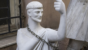 Πέντε κείμενα από το βιβλίο του Γιάννη Χονδρού "Εν τόπω σκοτεινώ"