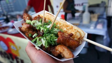 Για street food στην νυχτερινή αγορά του Queens στην Νέα Υόρκη. 
