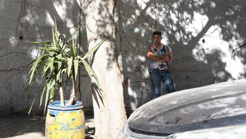 Να κάθομαι οκνός, να χαίρετ’ η κεφαλή μου. Από τον Στάθη Τσαγκαρουσιάνο