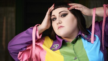 Η Beth Ditto εμπνέεται από την Yoko Ono