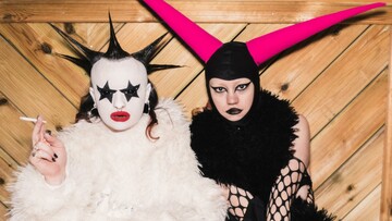Hello Kitty & σκληρή techno: Η ορμητική επιστροφή της goth κουλτούρας 