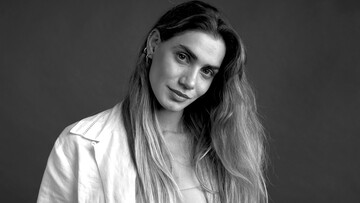 «Μου έλεγαν "είσαι πετυχημένη, βγάζεις λεφτά", αλλά δεν ξυπνούσα χαρούμενη»