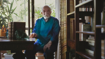 Παύλος Μάτεσις: «Το χιούμορ είναι η μάσκα της θλίψης και της απελπισίας»
