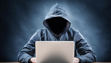 Cyber bullying: Tι κρύβεται πίσω απ' όλο αυτό το διαδικτυακό μίσος