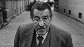 Günter Grass: «Το Facebook είναι σκατά»