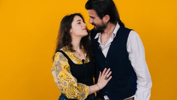 Τους πήρε 4 μήνες να ανταλλάξουν τηλέφωνα, 6 χρόνια μετά είναι ακόμη μαζί