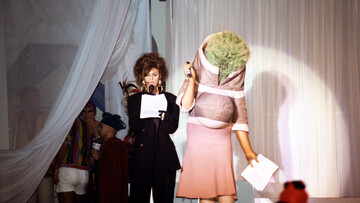 Leigh Bowery: ακόρεστη όρεξη για έρωτα και υψηλή τέχνη από την καλτ φιγούρα που σημάδεψε μια εποχή