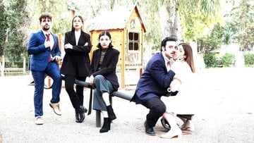 Πάσα γυνή παυσάτω ή αυτή που λάμπει για όλους