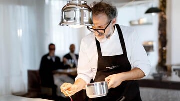 O Massimo Bottura αναμειγνύει γαστρονομία, τέχνη και φιλοσοφία