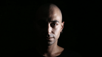 Μέσα στο ναρκοπέδιο, μου είπαν πως θα μάθω να χορεύω