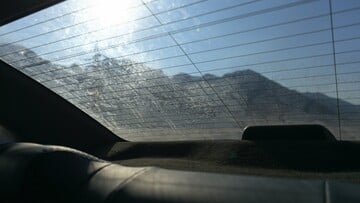  Τα βουνά στην έρημο του Σινά, στις 6 το πρωί. Από τον Στάθη Τσαγκαρουσιάνο