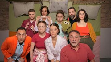 Χριστουγεννιάτικες Ιστορίες στον Φάρο. Επείγοντα Χριστούγεννα