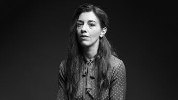 Η Λουκία Μιχαλοπούλου διαβάζει το ποίημα «Daddy» της Σίλβια Πλαθ