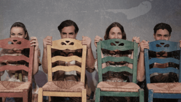 Τα Στενά Παπούτσια