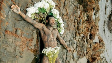 *Ακόμη και το πιο σφοδρό ξυράφι υπήρξε κάποτε λουλούδι/ από τον Πάνο Μιχαήλ