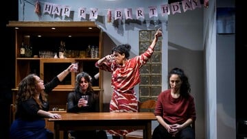 Με δύναμη από την Κηφισιά