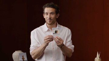 Η μυστική εμμονή του Josh O'Connor με την κεραμική