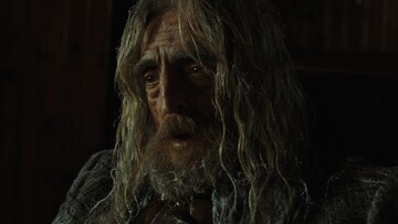 Ένας γιος περνάει όλη του τη ζωή κυνηγώντας την εμμονή του πατέρα του