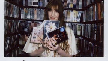 H Florence Welch στη ντουλάπα της Criterion