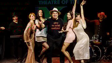 ΖΗΤΩ τα λαϊκά κορίτσια!