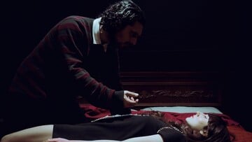 Το ξενοδοχείο η νύχτα που πέφτει