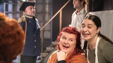 Χορεύοντας στη Λούνασα