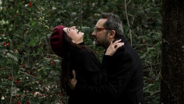 Σε περίμενα. Με ακούς;