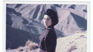 The house is black. Ένα πολυπόστ του Στάθη Τσαγκαρουσιάνου