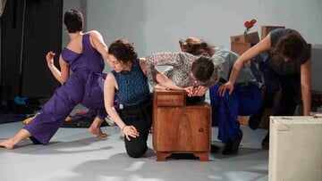 Πέντε σκαλοπάτια για το αύριο ή αυτό που απομένει