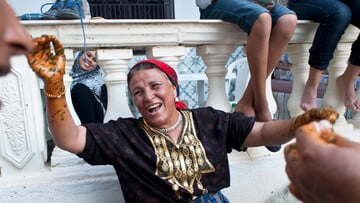 Θηλυκός Ζορμπάς. Γυναίκες του Κόσμου.