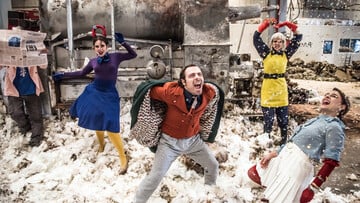 Η φαλακρή τραγουδίστρια