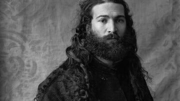 Κρίμα τόσο ωραίος άντρας και να είναι μόνος ― ένα πολυπόστ του Στάθη Τσαγκαρουσιάνου 