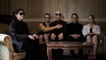 Ο παρείσακτος