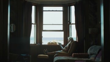 Πώς μοιάζει μια γεμάτη ζωή όταν επιστρέφει στο σπίτι;