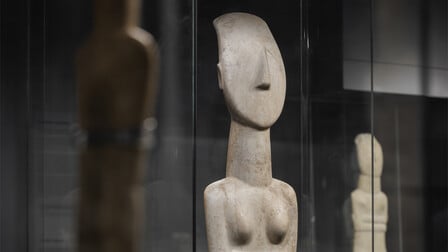 Κυκλαδίτισσες: Άγνωστες ιστορίες γυναικών των Κυκλάδων