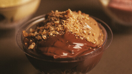 Choureal: Έκανε το προφιτερόλ ιεροτελεστία και το έφερε και στη Γλυφάδα