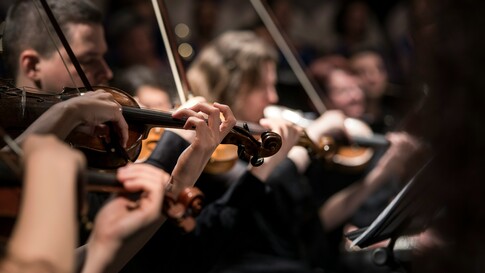 Η Underground Youth Orchestra σε έργα Ραβέλ, Σιμπέλιους και Μπετόβεν