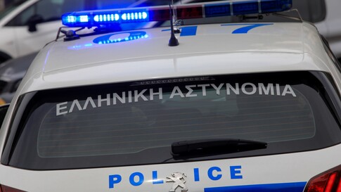 Παλαιό Φάληρο: Η στιγμή που ΙΧ παρασύρει μοτοσικλετιστή