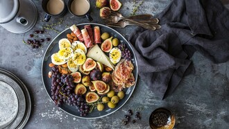 Charcuterie Board | Το τέλειο gourmet πλατό είναι η ωραιότερη πρόταση για τα βράδια των γιορτών