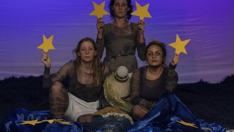 Το Θέατρο Τέχνης και το Ελληνογερμανικό Θέατρο της Κολωνίας παρουσιάζουν, για μια μόνο παράσταση, το «Eurexit» στην Αθήνα