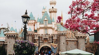 Ονειρεύεσαι ταξίδι στην Disneyland; Γνώρισε μια δυνατή σχέση που σου χαρίζει μαγευτικές εμπειρίες