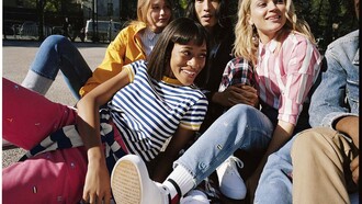 Η νέα καμπάνια Tommy Jeans μας συστήνει τα νέα ονόματα στη μουσική!