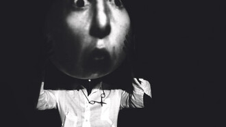 Μαχαιροβγάλτης, Dr. Maybe Darling