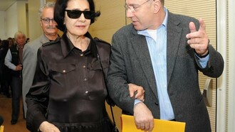 Μίρεν, Μπέζος, Μέντες και Λιγνάδης