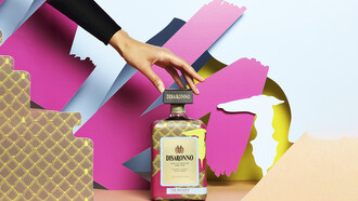 Disaronno wears Trussardi | Ένα δώρο που δεν χρειάζεται περιτύλιγμα!
