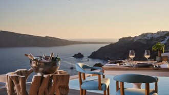 Ο κορυφαίος ξενοδοχειακός Όμιλος Katikies αναθέτει στον βραβευμένο με αστέρι Michelin σεφ Έκτορα Μποτρίνι τη συνολική γευστική εμπειρία των επισκεπτών