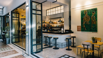 The Architects of Time: H indie Αθήνα δίνει πλέον ραντεβού σε ένα κτίριο του 1936