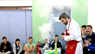 Stand Up Chemistry σε σχολεία του Δήμου Αθηναίων