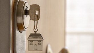 Σπίτι είναι εκεί όπου προστατεύεις όσα αγαπάς 